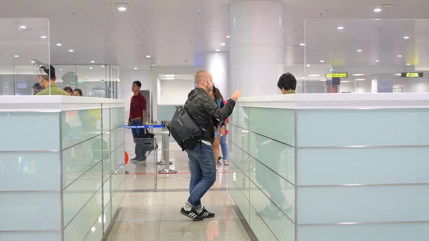 Custom regulations for travelers on entry and exit Vietnam