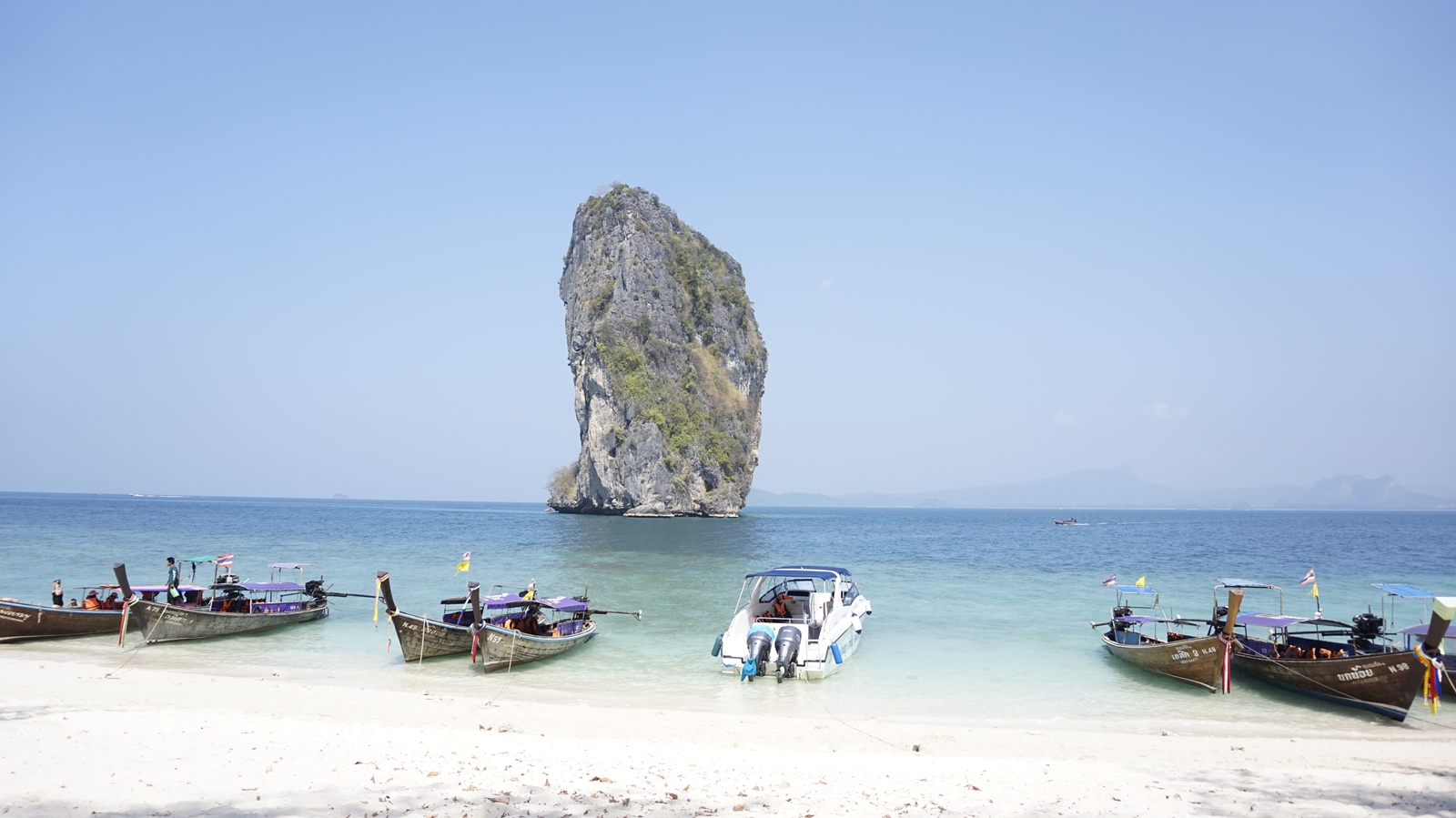 Exploring the natural beauty of Van Don island ( Quang Ninh)