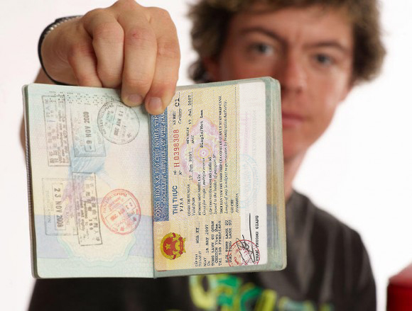 كم من الوقت للحصول على تأشيرة فيتنام عند الوصول؟