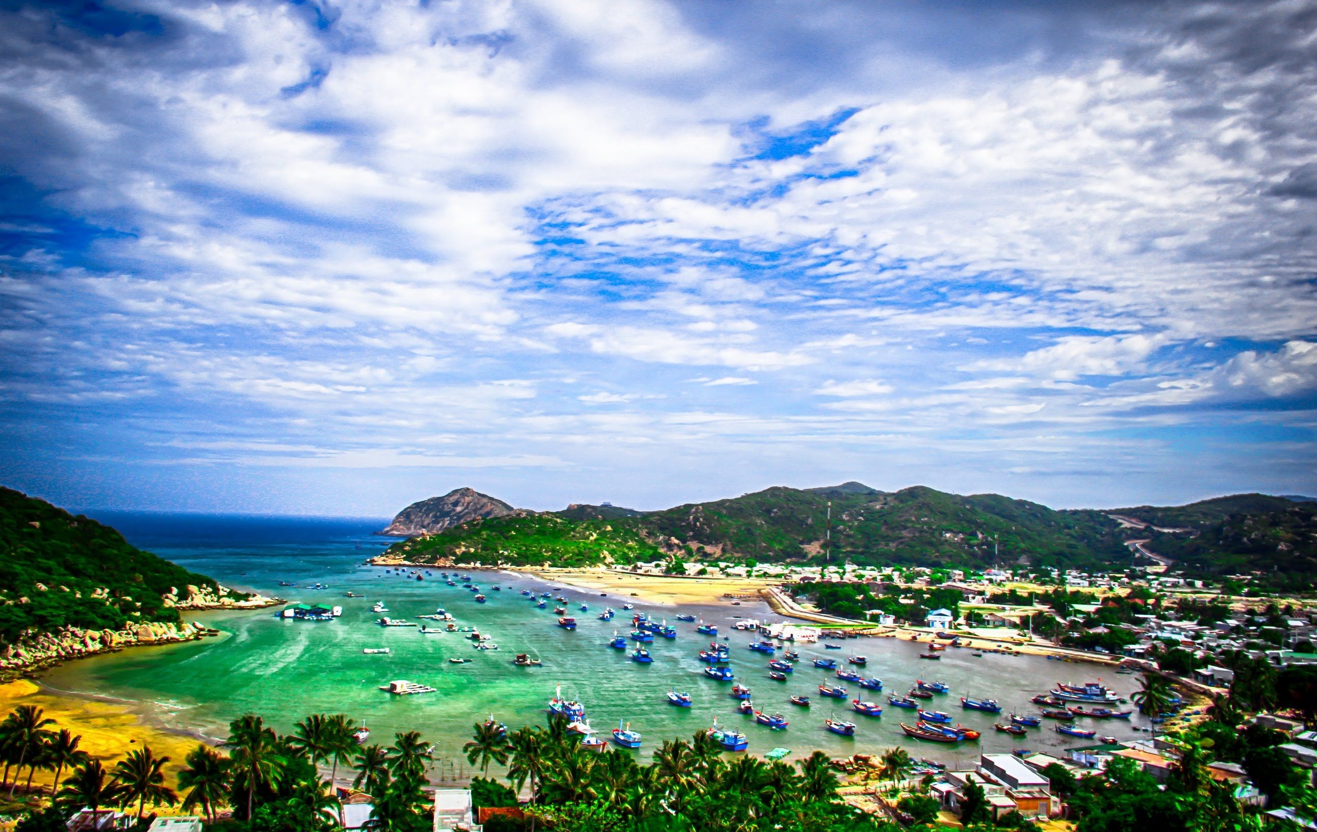 Vinh Hy Bay – Ultimate Idea For Short Holiday In Vietnam