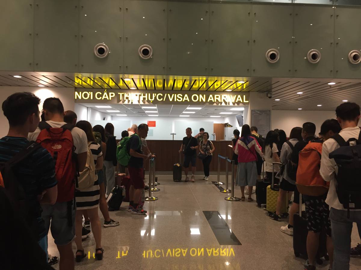 Je používání vietnamských víz vyzdvižených po příjezdu legální?
