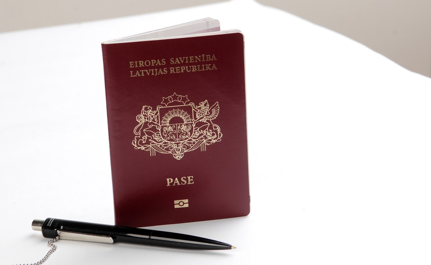 Vietnam Visa Extension And Visa Renewal For Latvia Passport Holders 2022 – Procedures, Fees And Documents To Extend Business Visa & Tourist Visa