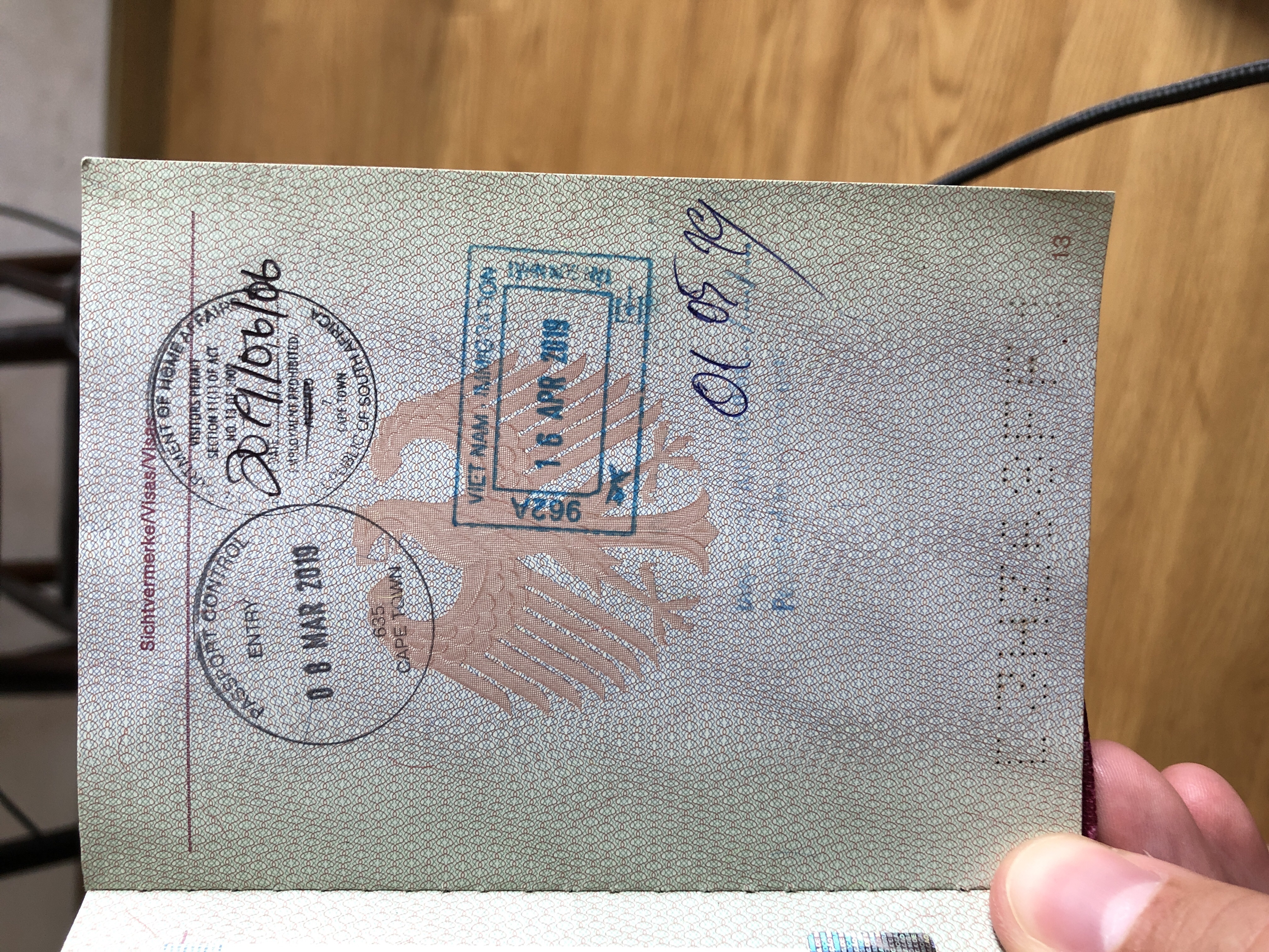 申请越南落地签证对照片有限制吗？