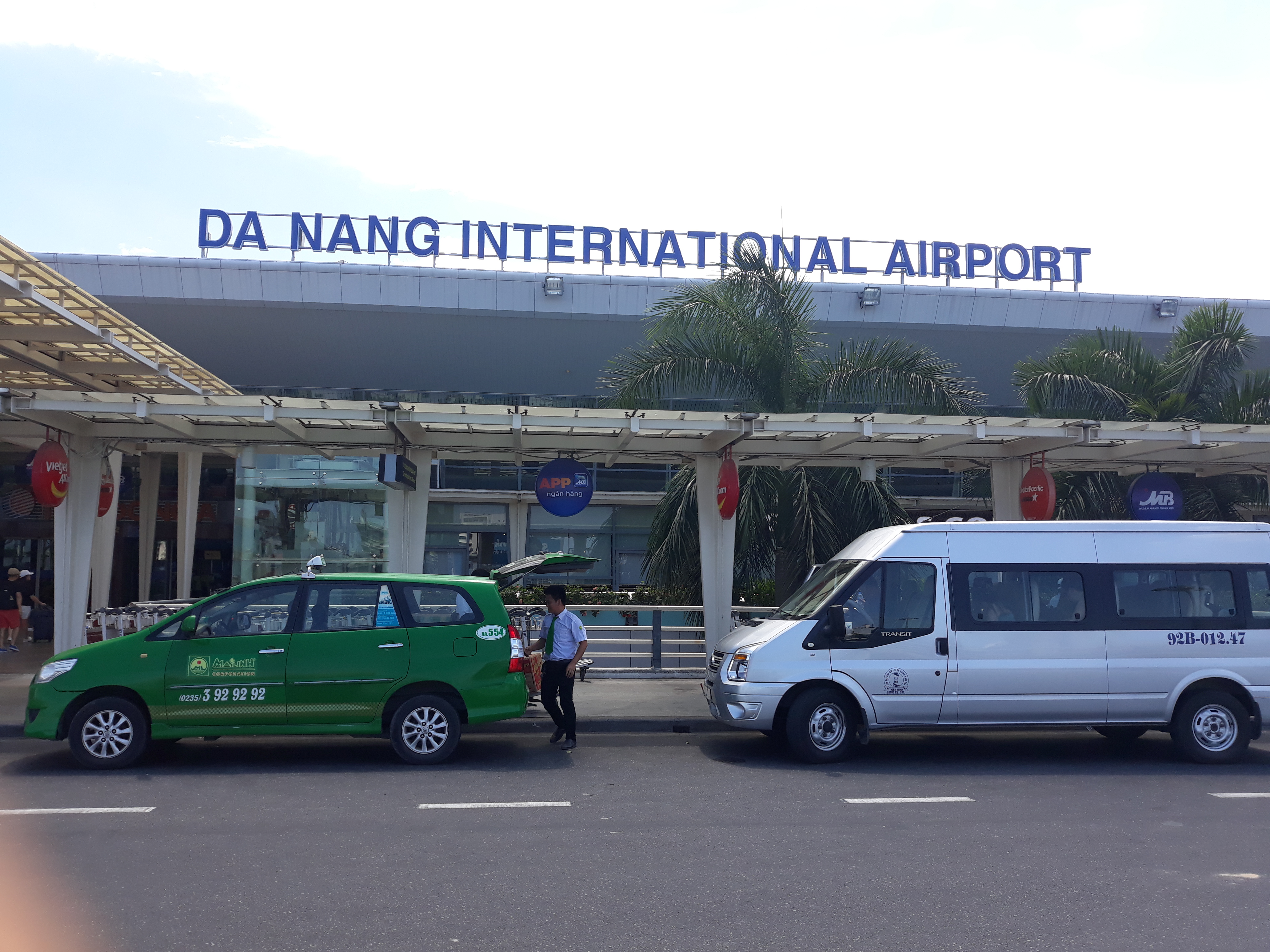 從2022年3月15日起峴港機場允許外國遊客再次進入 | 通過峴港機場（峴港市）進入越南的簽證申請指南2022