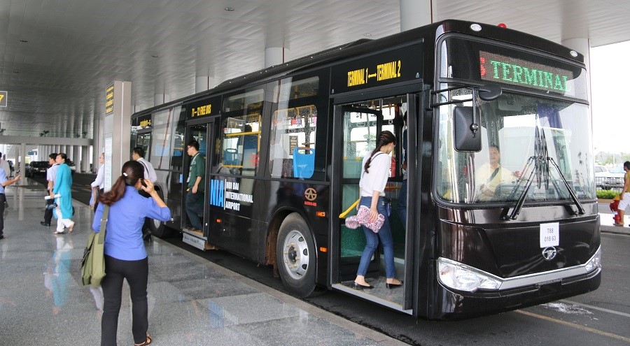 Transportation Between The Domestic Terminal And International Terminal In Noi Bai Airport (Ha Noi)
